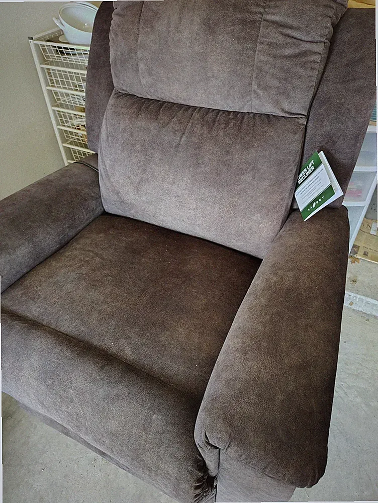 Lazyboy electric lift chair